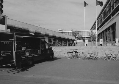 Le Camion du Vexin devant l'Université de Cergy-Pontoise